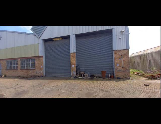1,090M² WAREHOUSE TO LET IN WESTMEAD